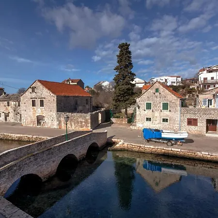 With Beautiful View And Big Terrace Vrboska