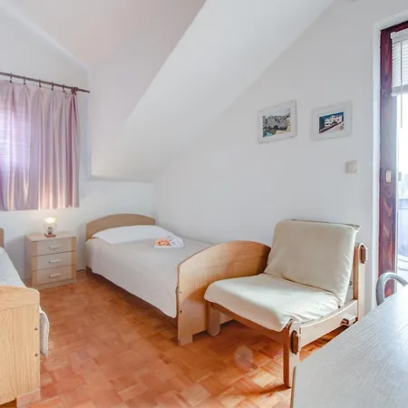 Apartamento With Beautiful View And Big Terrace Vrboska