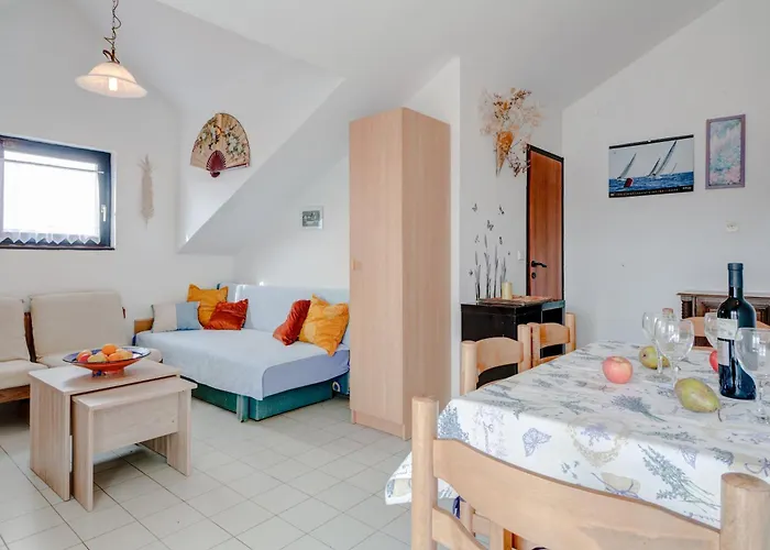 With Beautiful View And Big Terrace Vrboska
