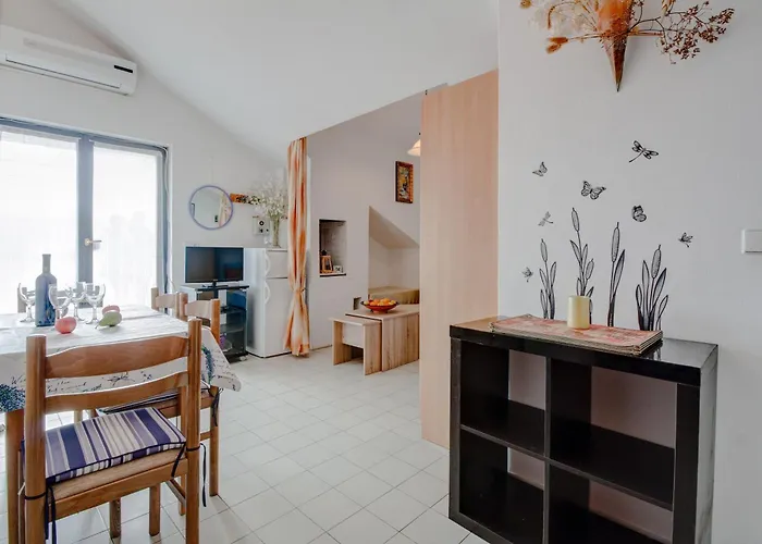 With Beautiful View And Big Terrace Vrboska